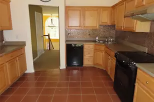 24 Sedgewick Rd, Poughkeepsie, NY 12603 - Photo 9