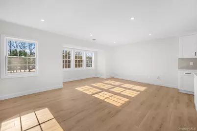 48 Victorian Lane, Medford, NY 11763 - Photo 9