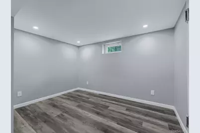 10514 Van Wyck Expressway, Richmond Hill, NY 11419 - Photo 19