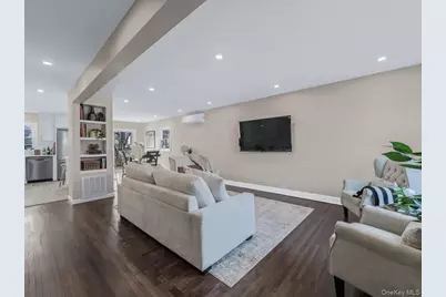 10514 Van Wyck Expressway, Richmond Hill, NY 11419 - Photo 3