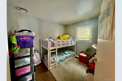 45 Amsterdam Avenue, West Babylon, NY 11704 - Photo 9