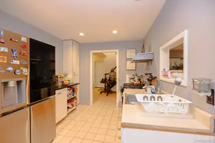 94 Kings Dr, Riverhead, NY 11901 - Photo 7