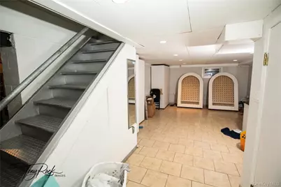 17 Glamford Avenue, Port Washington, NY 11050 - Photo 13