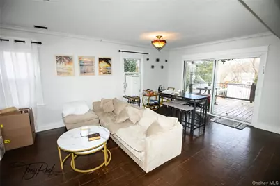 17 Glamford Avenue, Port Washington, NY 11050 - Photo 5