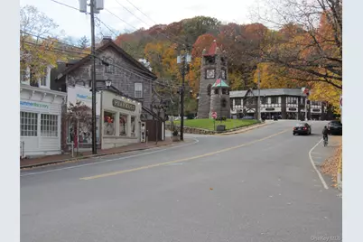 21 Lumber Road #3B, Roslyn, NY 11576 - Photo 15