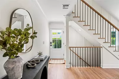 4 Carriage Lane, Southampton, NY 11968 - Photo 3