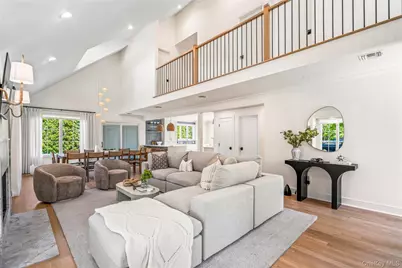 4 Carriage Lane, Southampton, NY 11968 - Photo 5