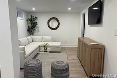 4 Carriage Lane, Southampton, NY 11968 - Photo 35