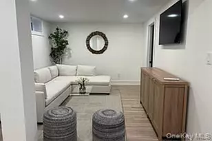 4 Carriage Ln, Southampton, NY 11968 - Photo 35