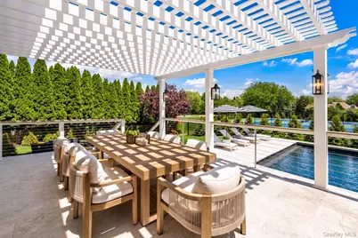 4 Carriage Lane, Southampton, NY 11968 - Photo 1