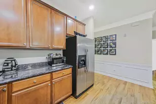 119 Wildwood Cir, Holtsville, NY 11742 - Photo 9