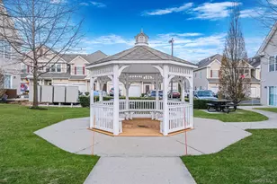 119 Wildwood Cir, Holtsville, NY 11742 - Photo 27