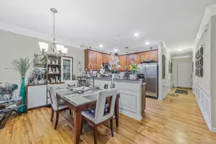 119 Wildwood Cir, Holtsville, NY 11742 - Photo 11