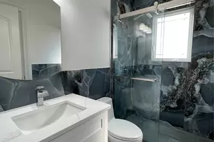 582 Gaynor Pl, West Hempstead, NY 11552 - Photo 5