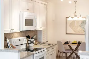 100 High Point Dr, Hartsdale, NY 10530 - Photo 15