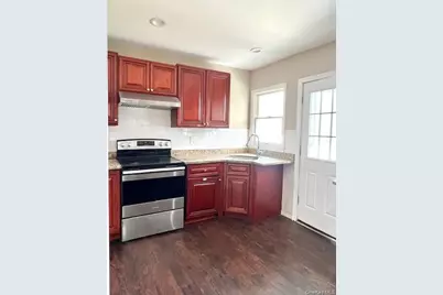 51 Clinton Avenue, Patchogue, NY 11772 - Photo 7