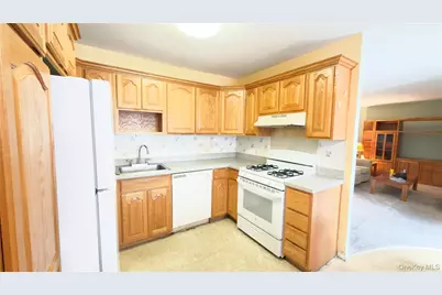 98 Whistler Court #98, Middle Island, NY 11953 - Photo 13