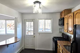 9 Fishkill Glen Dr, Fishkill, NY 12524 - Photo 5