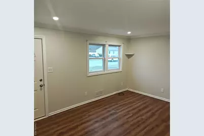 909 Provost Avenue, Bellport, NY 11713 - Photo 7