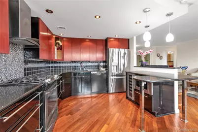 1 Bay Club Drive #4R, Bayside, NY 11360 - Photo 9