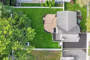 36 Flintridge Dr, Holbrook, NY 11741 - Photo 41