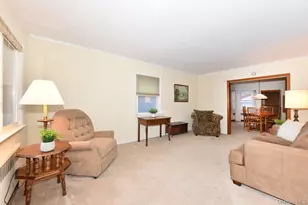 135 Barwick Blvd, Mineola, NY 11501 - Photo 7