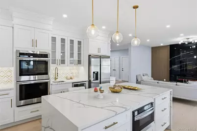 12 Friends Lane, Westbury, NY 11590 - Photo 17