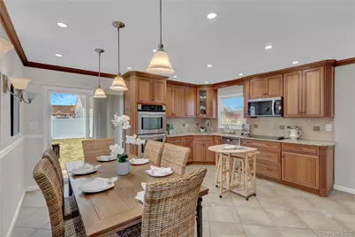 781 Union Drive, Uniondale, NY 11553 - Photo 7