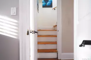 22 Everett St, Lynbrook, NY 11563 - Photo 23