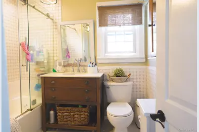 22 Everett Street, Lynbrook, NY 11563 - Photo 15