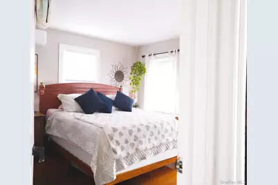 22 Everett Street, Lynbrook, NY 11563 - Photo 17