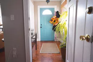 22 Everett St, Lynbrook, NY 11563 - Photo 3