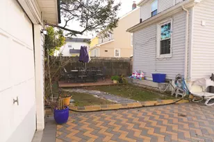 22 Everett St, Lynbrook, NY 11563 - Photo 29