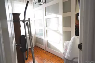 22 Everett St, Lynbrook, NY 11563 - Photo 21