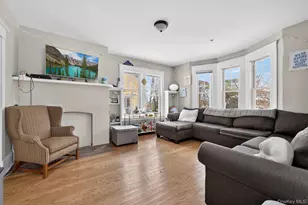 563 Liberty St, Newburgh, NY 12550 - Photo 5