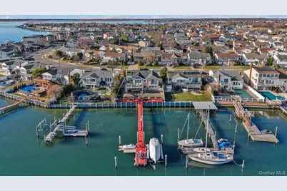 2072 Legion Street, Bellmore, NY 11710 - Photo 33