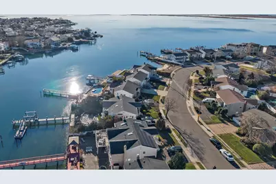 2072 Legion Street, Bellmore, NY 11710 - Photo 3