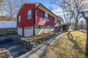 53 St Michaels Terrace, Carmel, NY 10512 - Photo 3