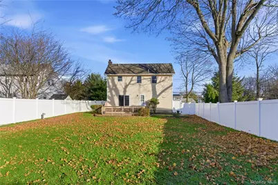 125 Broadway, Greenlawn, NY 11740 - Photo 21