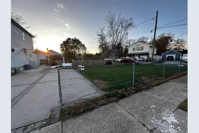 44 Harding Avenue, Hicksville, NY 11801 - Photo 19