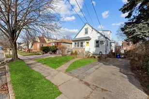 135 Casper St, Valley Stream, NY 11580 - Photo 3