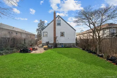 135 Casper Street, Valley Stream, NY 11580 - Photo 5