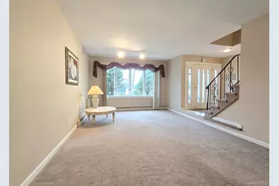 342 Thrift Street, Ronkonkoma, NY 11779 - Photo 9