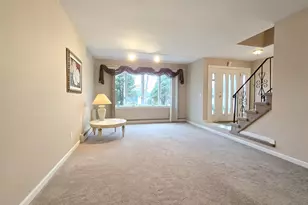 342 Thrift St, Ronkonkoma, NY 11779 - Photo 9