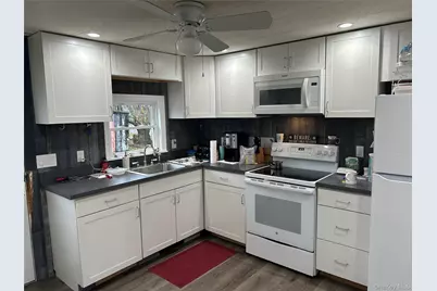 309-15 Fanning Boulevard, Riverhead, NY 11901 - Photo 5