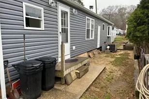 309-15 Fanning Blvd, Riverhead, NY 11901 - Photo 3