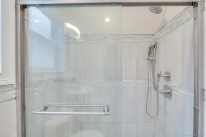 535 E Walnut St #Main, Long Beach, NY 11561 - Photo 15