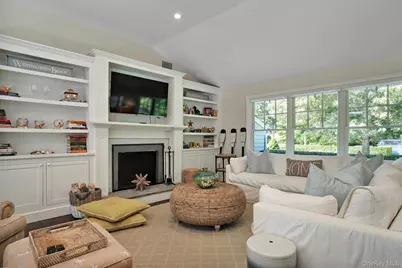 32 White Oak Lane, Westhampton Beach, NY 11978 - Photo 3