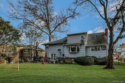 75 Melanie Lane, Syosset, NY 11791 - Photo 17