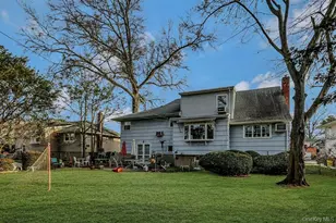 75 Melanie Ln, Syosset, NY 11791 - Photo 17